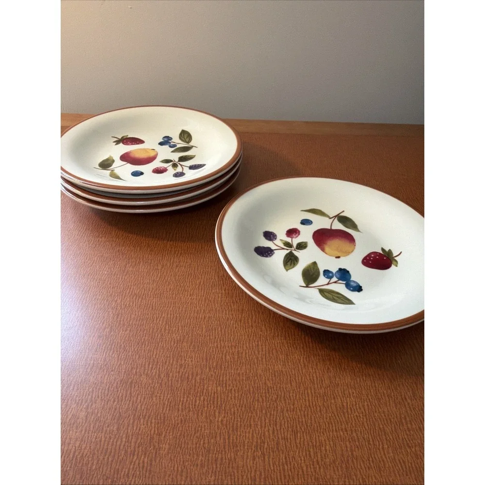 Longaberger Fruit Medley Luncheon Plates‎ 8